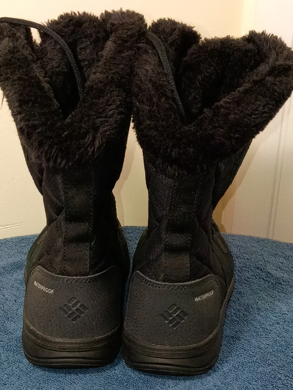 Columbia Women's Black Winter Lace-Up Boots